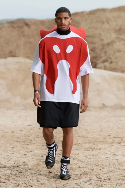 Look 12